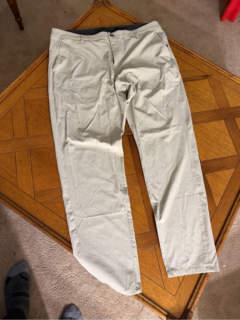 Vuori Mens 40x32 Khaki Gray Performance Stretch Pants Chino